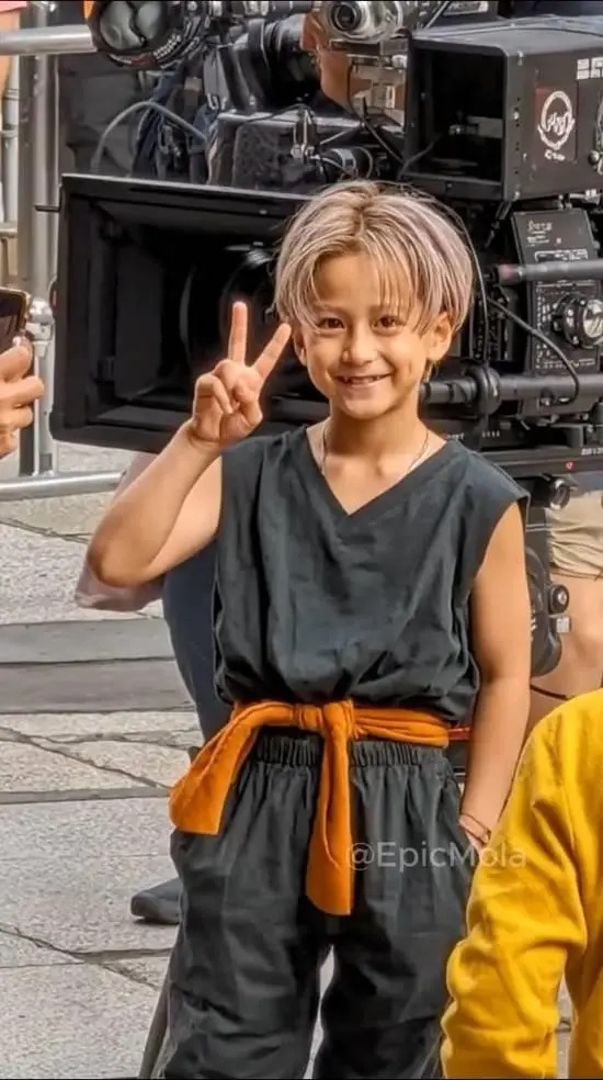 《龙珠》真人版片场照片曝光 AI生成画面引发热议-图11 《龙珠》真人版片场照片曝光 AI生成画面引发热议-图11