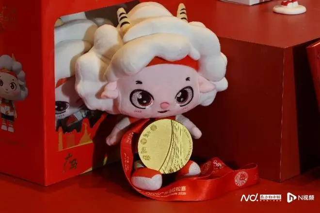 2025广州马拉松赛即将开跑 完赛奖牌采用珠江水韵流沙设计-图2 2025广州马拉松赛即将开跑 完赛奖牌采用珠江水韵流沙设计-图2